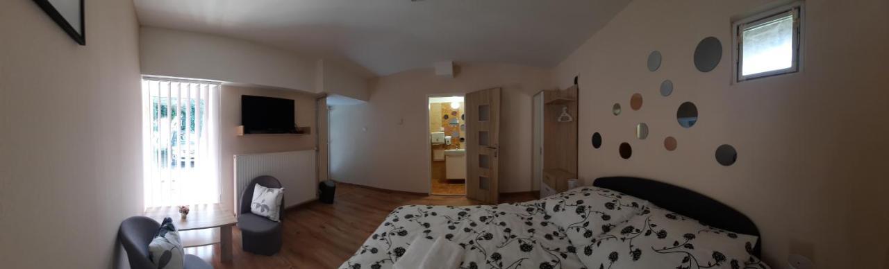 ברזנו Penzion Marina Pri Slovenskej Restauracii מראה חיצוני תמונה