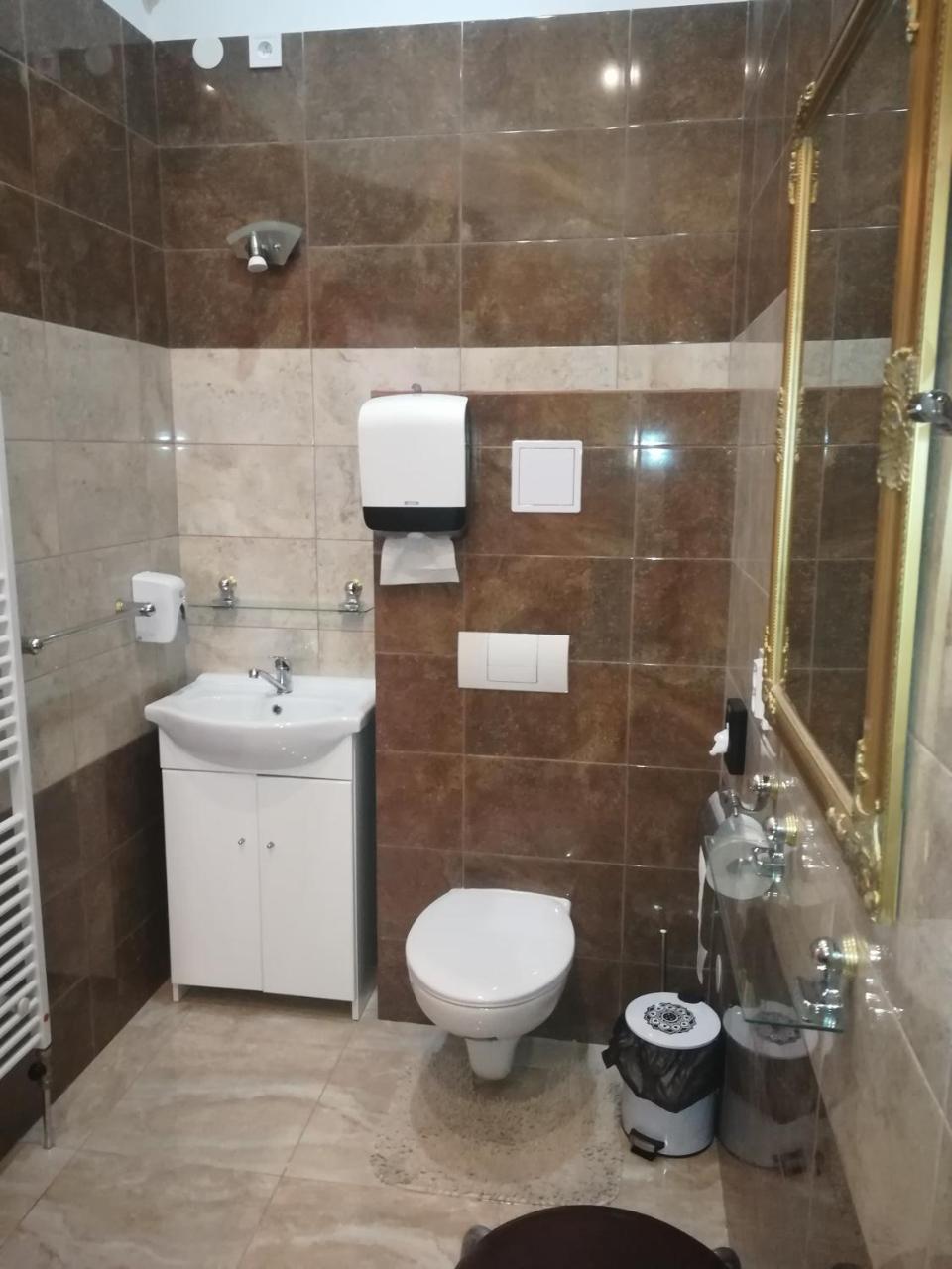 ברזנו Penzion Marina Pri Slovenskej Restauracii מראה חיצוני תמונה