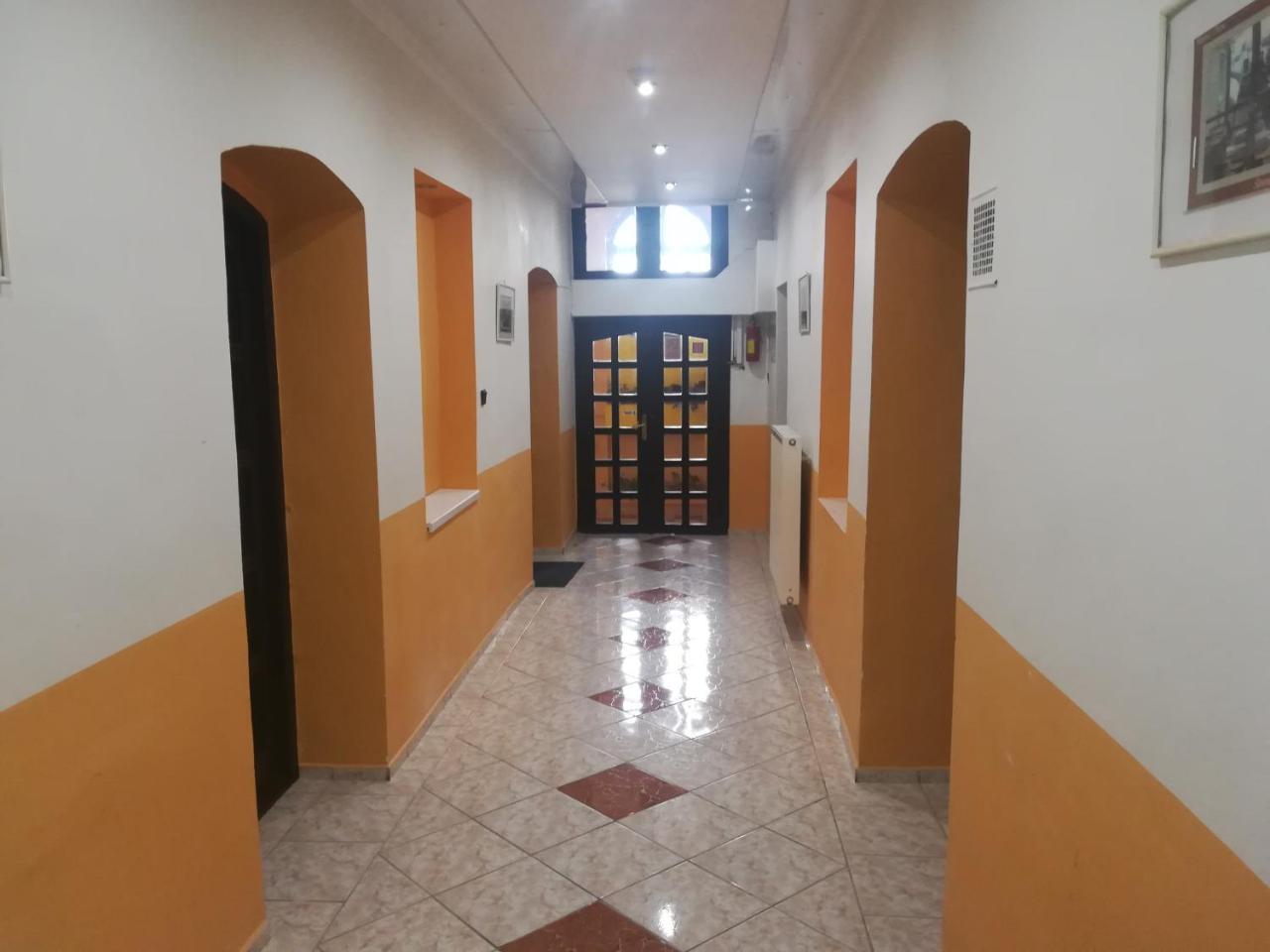 ברזנו Penzion Marina Pri Slovenskej Restauracii מראה חיצוני תמונה